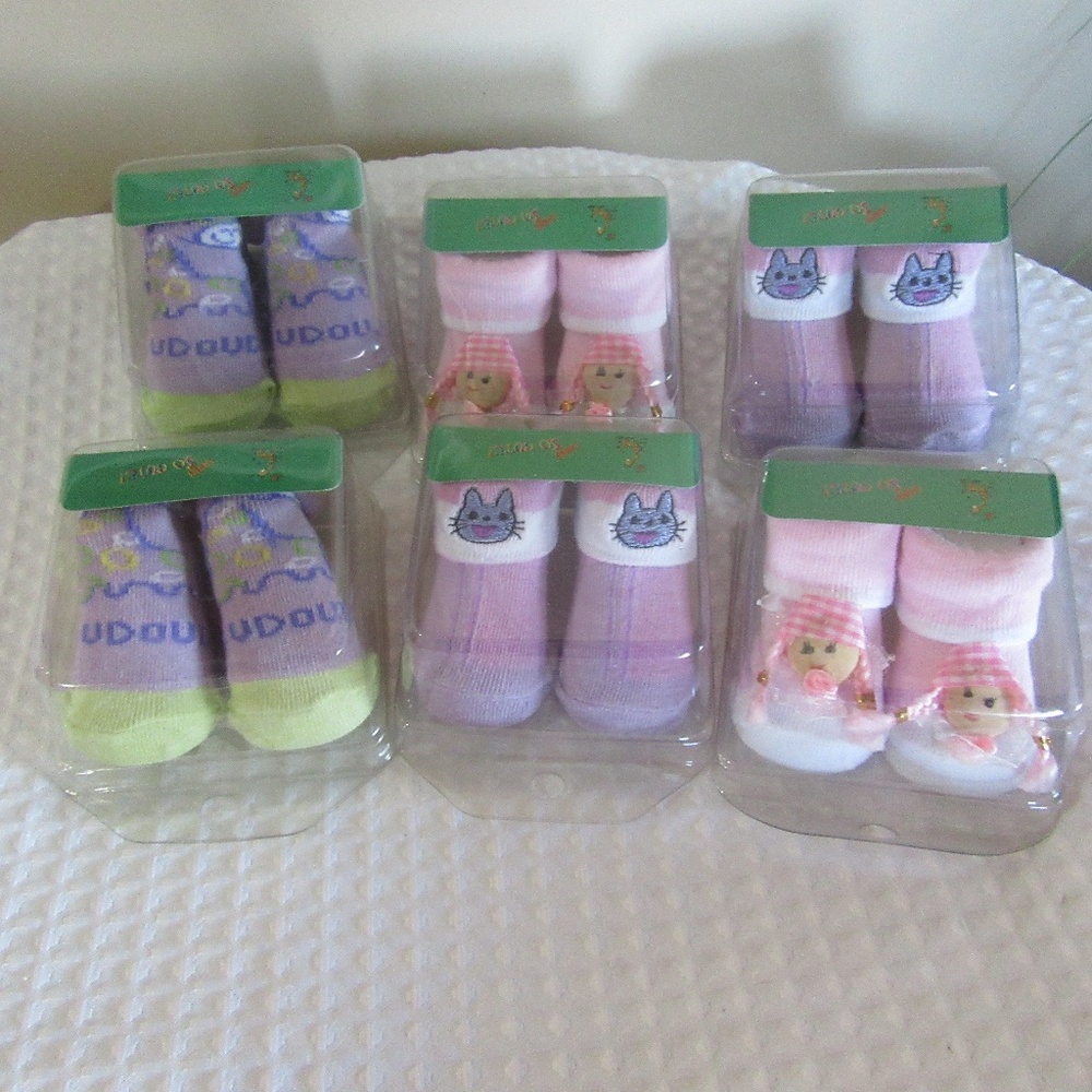 6 Pairs of baby socks new - 6 Months